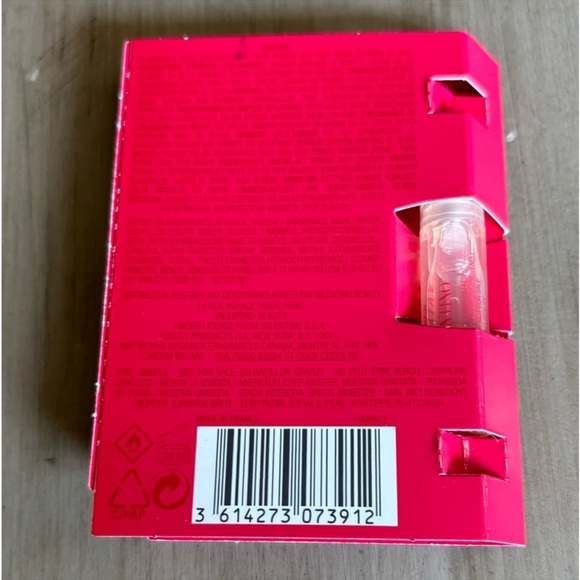 VALENTINO
THE NEW EAU DE PARFUM - Picture 3 of 4